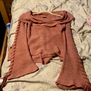 This is a pink off shoulder cute 💕